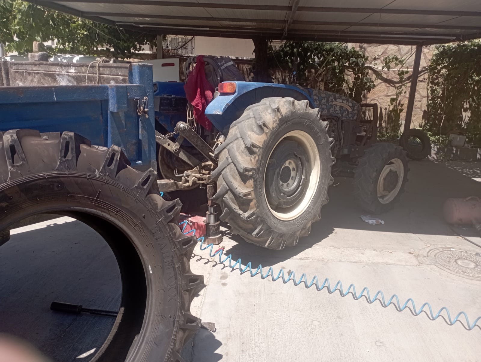 İzmir Aydın hattında stepne değişimi yol yardım hizmeti