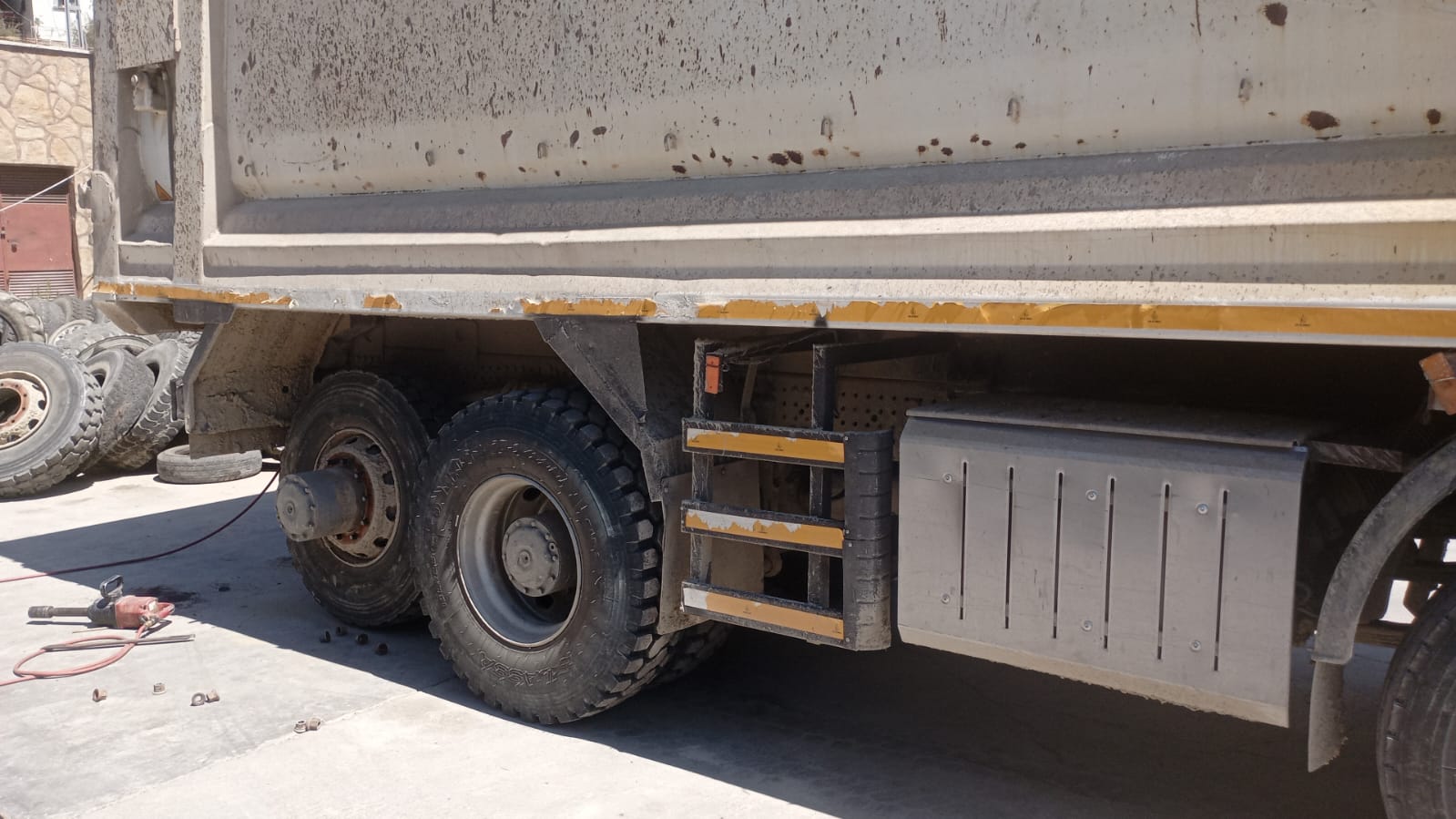 İzmir Aydın O-31 otoyolunda mobil lastikçi